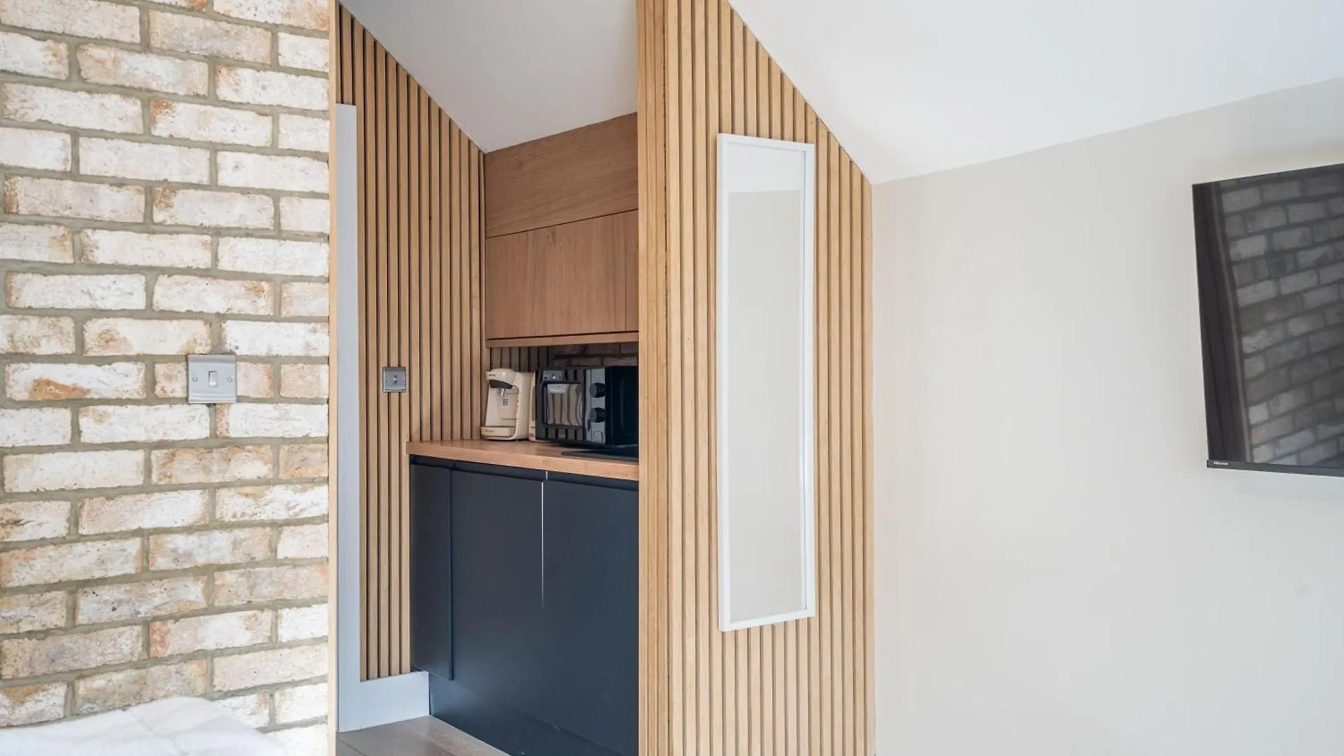 Paradise Apartments York