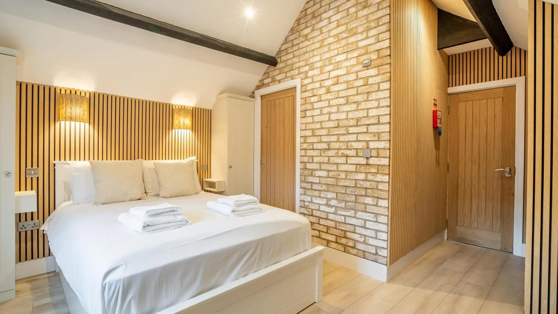 Paradise Apartments York