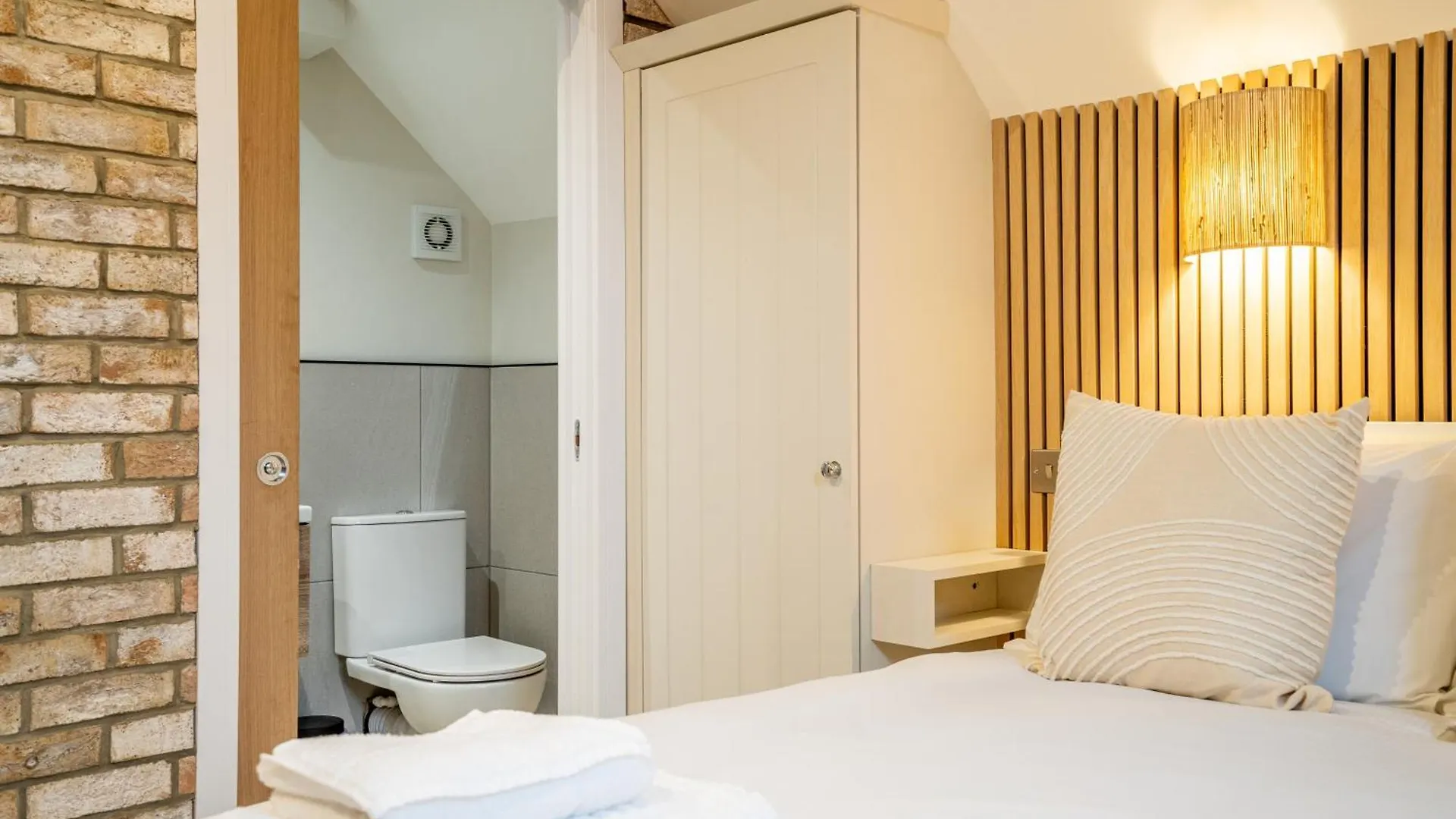 Paradise Apartments York