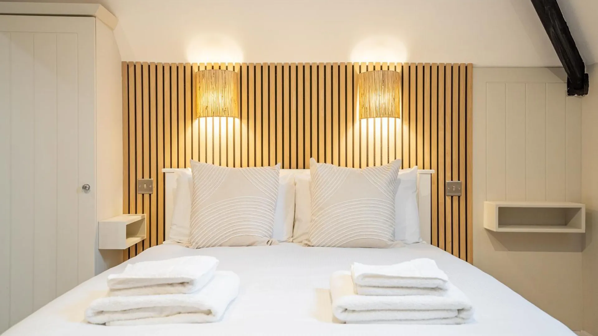 Paradise Apartments York