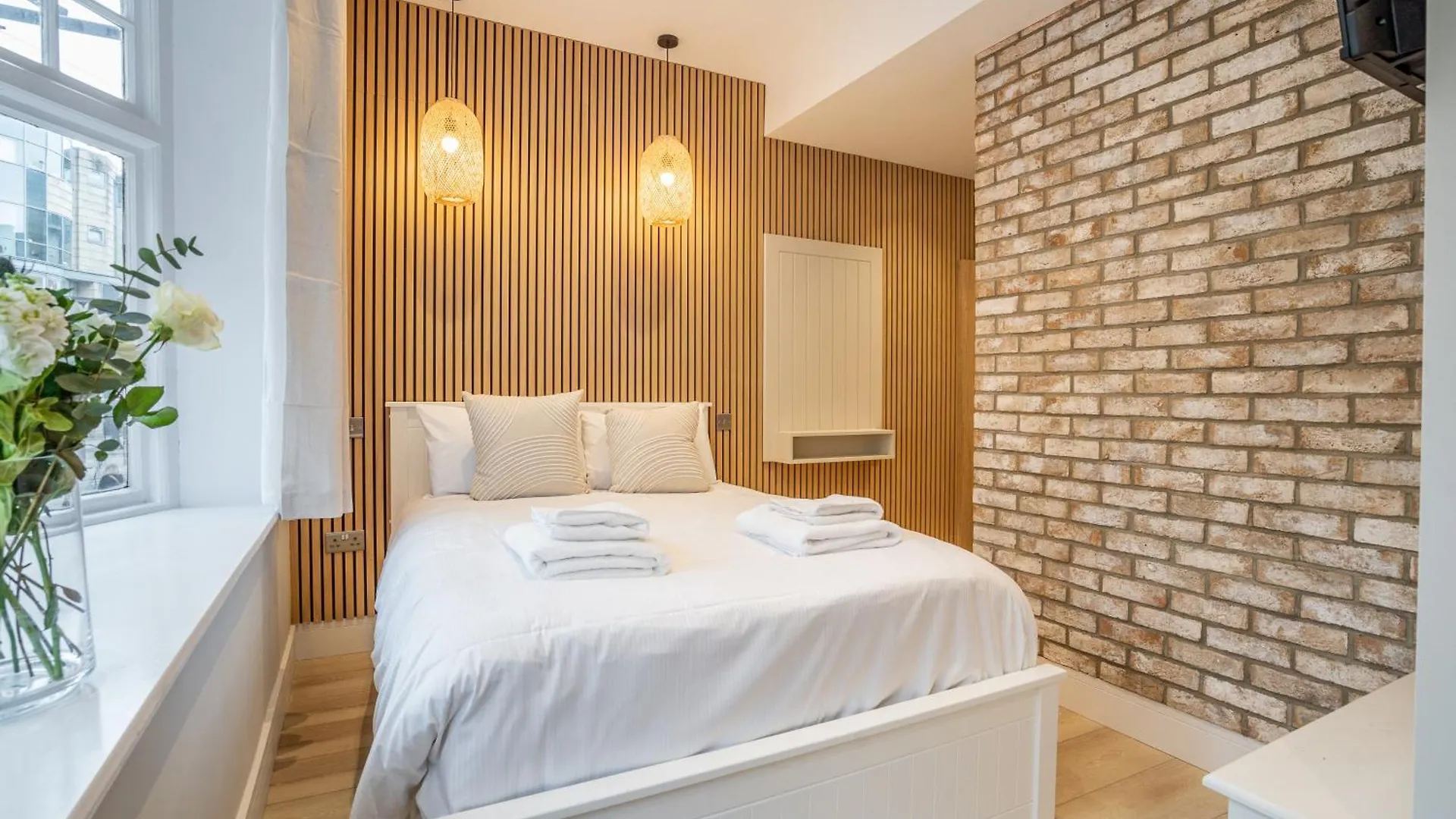 Paradise Apartments York