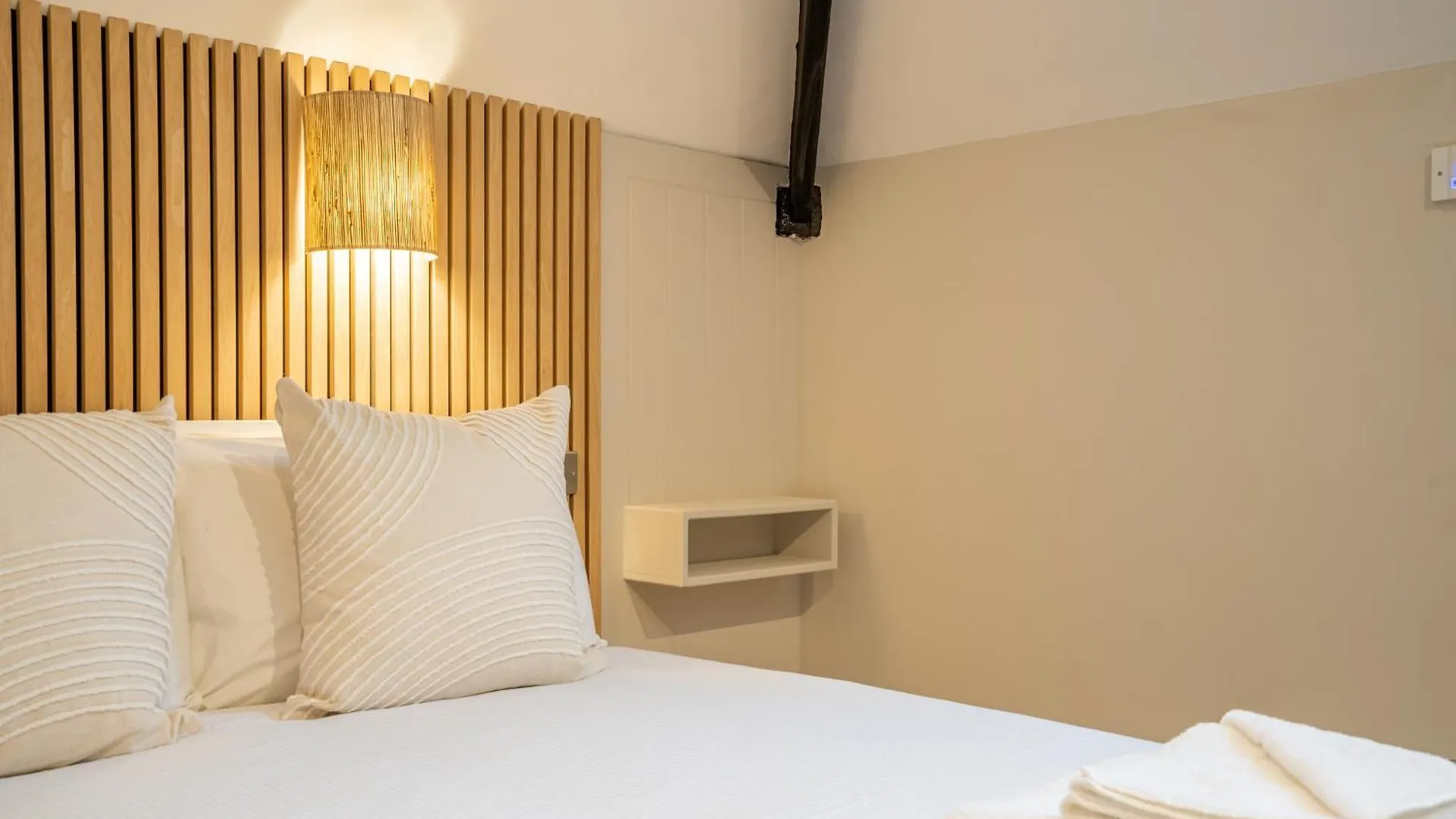 Paradise Apartments York
