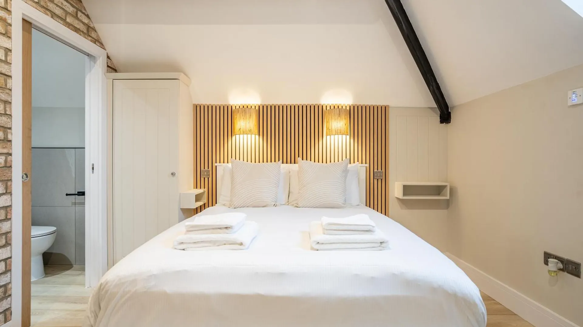 Paradise Apartments York