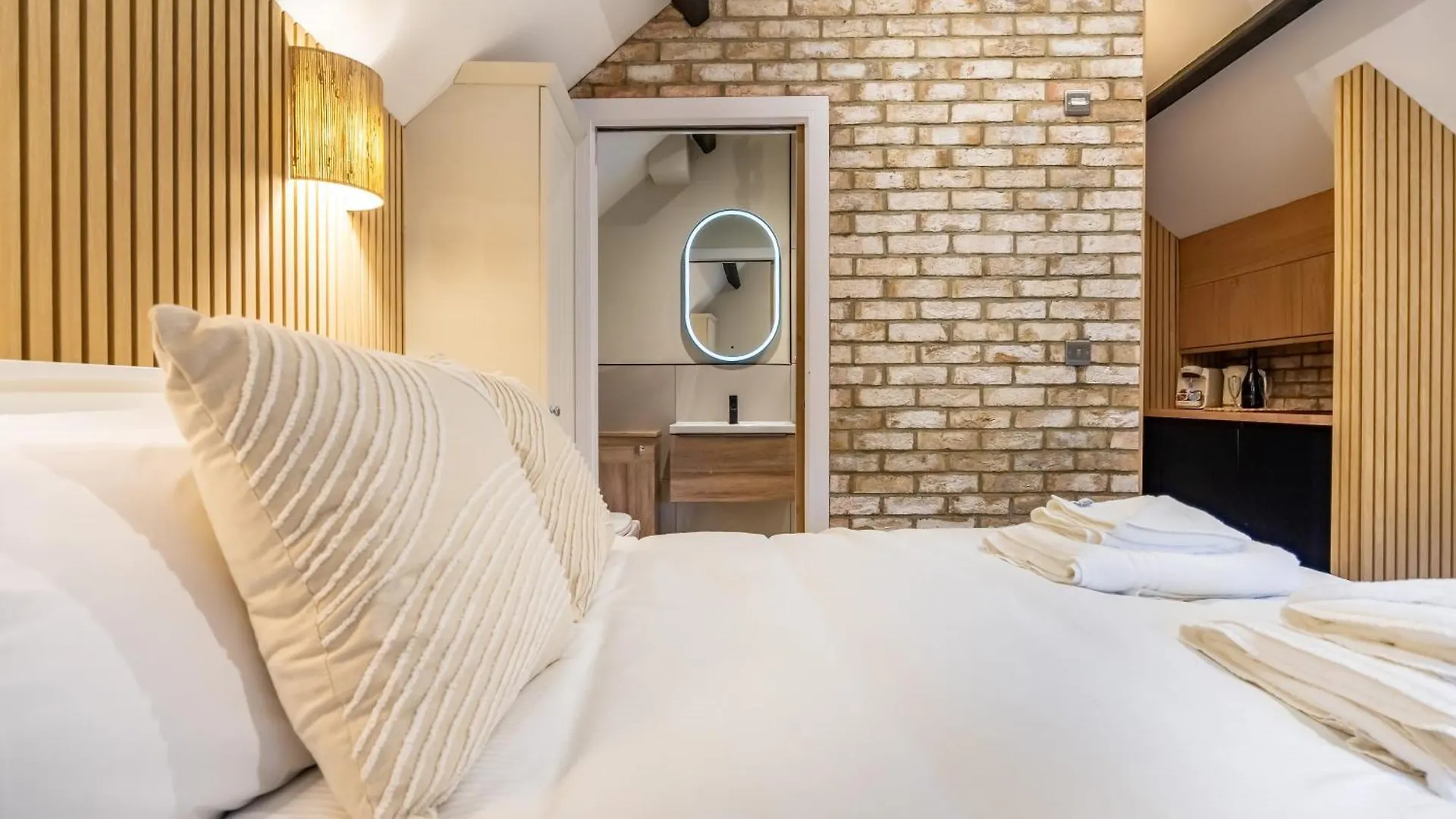 Paradise Apartments York
