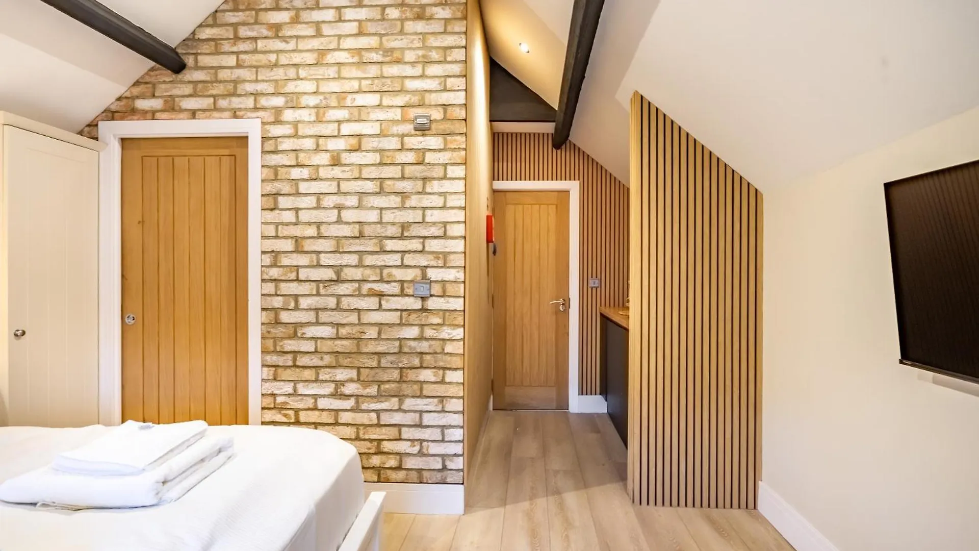 Paradise Apartments York