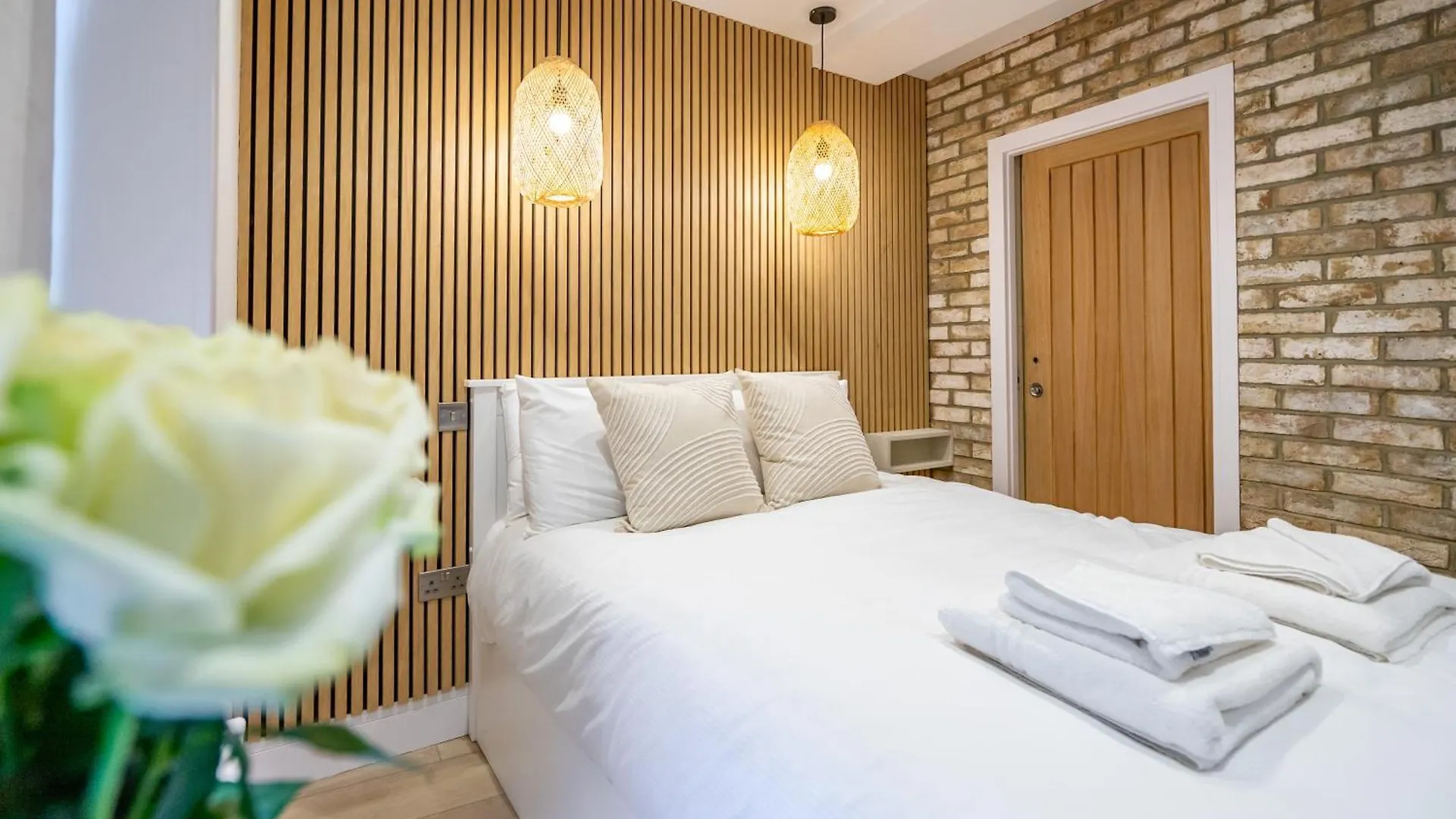 Paradise Apartments York