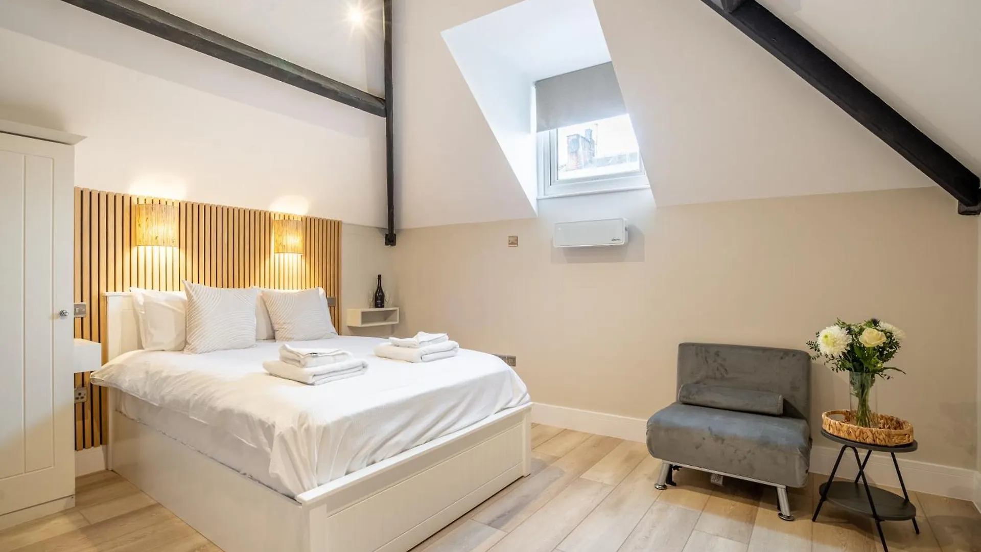 Paradise Apartments York