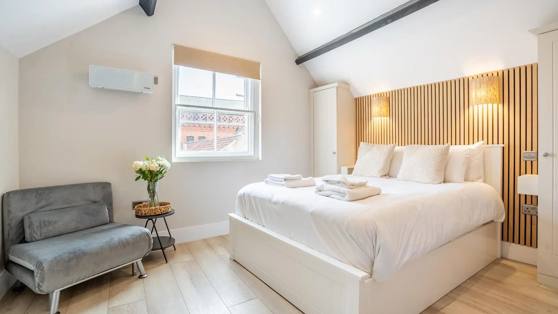 Paradise Apartments York